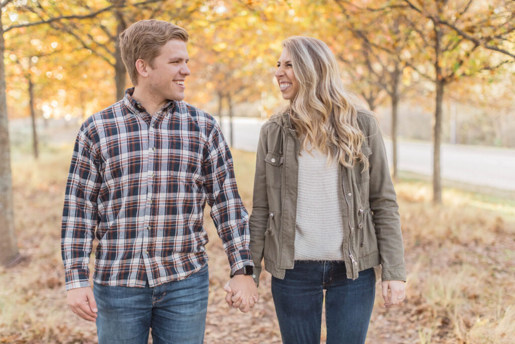 Fall engagement photo ideas